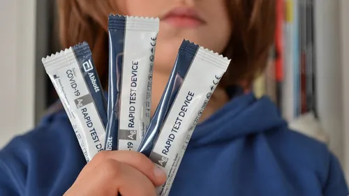 Omicron : allons-nous vers de nouvelles restrictions ? Réponse lundi